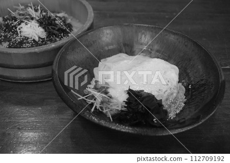 Tororo udon and tekone sushi Tororo udon and tekone sushi 112709192