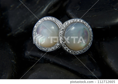 Pearl diamond earrings on black stones Pearl diamond earrings on black stones 112712605
