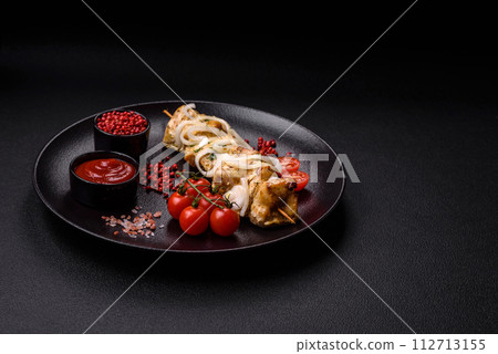 Delicious fresh chicken meat kebab with salt, spices and herbs 112713155