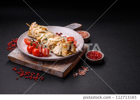Delicious fresh chicken meat kebab with salt, spices and herbs 112713165