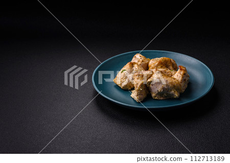 Delicious fresh chicken meat kebab with salt, spices and herbs 112713189