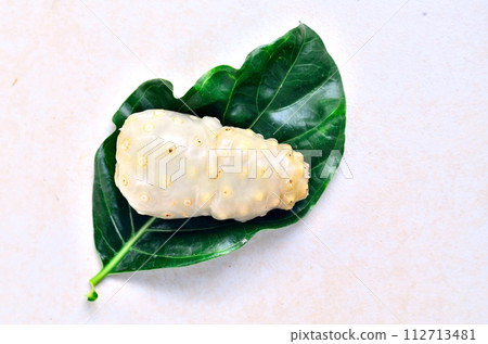 The herb Indian mulberry has many benefit for health.	 112713481