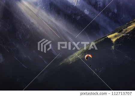 Paragliding in the Stubai Alps 112713707