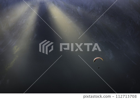 Paragliding in the Stubai Alps 112713708