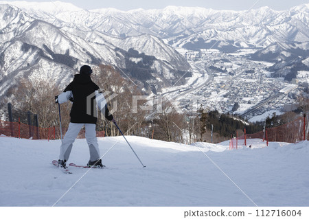 喜歡滑雪的初中生 112716004