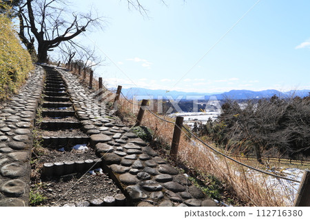後關城跡公園(通往主殿的樓梯) 後關城跡公園(通往主殿的樓梯) 112716380