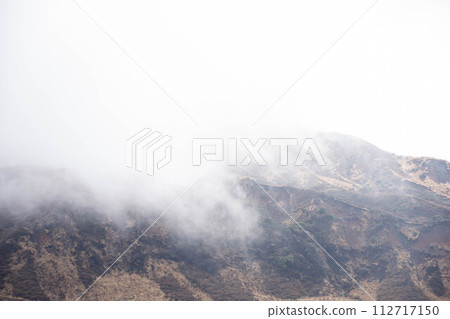 山與雲飄落 山與雲飄落 112717150