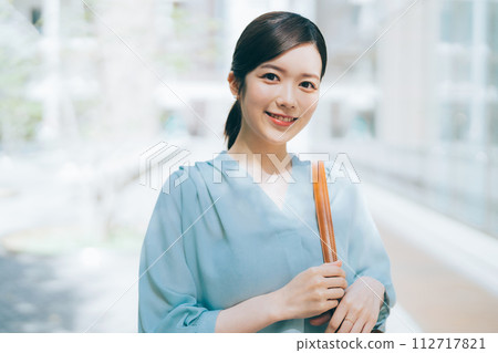 大學學生校園 112717821