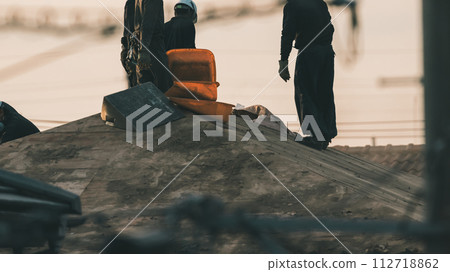 House demolition 112718862