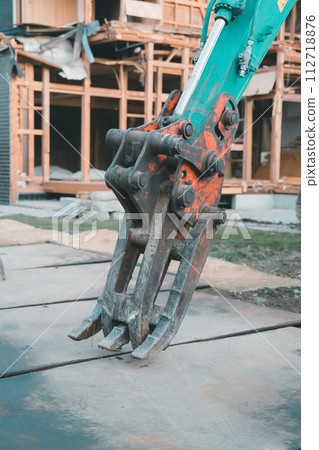 House demolition work 112718876