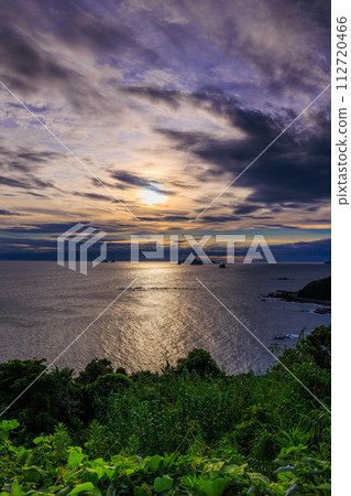 Sunset at Kadoirada seen from along the coast 112720466