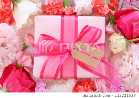 A gift full of flowers 112721537
