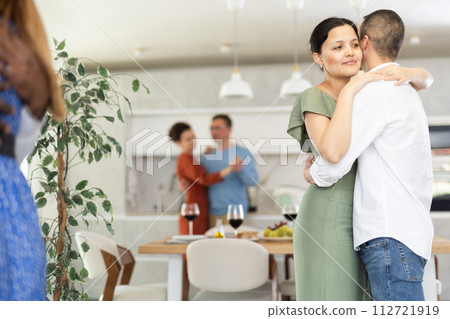 Couples of men and women dancing slow dance Couples of men and women dancing slow dance 112721919
