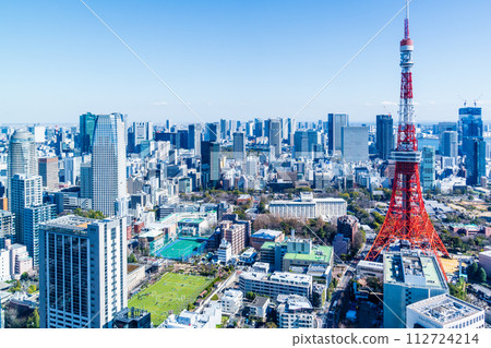 東京、東京鐵塔及大城市景觀影像 112724214