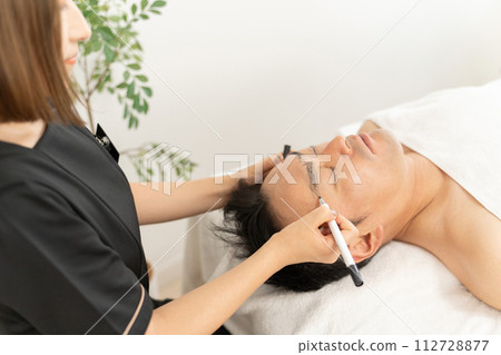 永久化妝標記、設計、眉毛沙龍、男士眉毛沙龍、美容眉毛沙龍男士調整眉毛 永久化妝標記、設計、眉毛沙龍、男士眉毛沙龍、美容眉毛沙龍男士調整眉毛 112728877