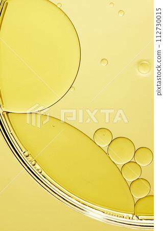 A close-up photo of water droplets that can be used in science, medicine, ingredients, and beauty designs. A close-up photo of water droplets that can be used in science, medicine, ingredients, and beauty designs. 112730015