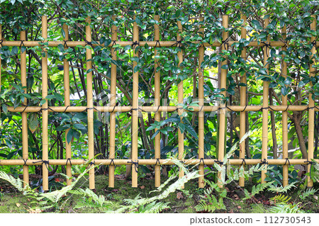 japanese tradition style bamboo fence panel. japanese tradition style bamboo fence panel. 112730543