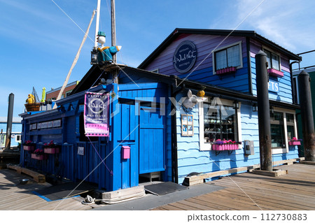 fisherman's wharf Victoria British Columbia, Fisherman's wharf House Boat Homes float on Vancouver Island BC Boats and Yachts at Fisherman's Wharf Marina in Inner Harbour. Victoria BC Canada 10.10 112730883