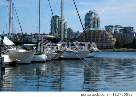 fisherman's wharf Victoria British Columbia, Fisherman's wharf House Boat Homes float on Vancouver Island BC Boats and Yachts at Fisherman's Wharf Marina in Inner Harbour. Canada Victoria 10.10.2023 112730892