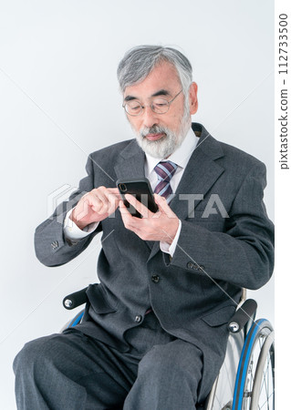 老人輪椅衣服智能手機 112733500
