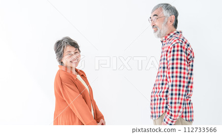Senior couple good friends Senior couple good friends 112733566