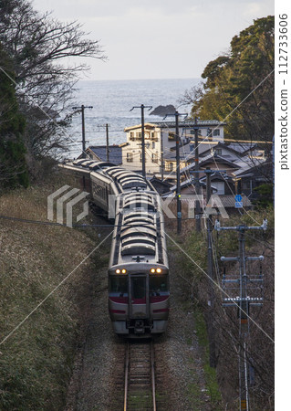 Hamakaze running through Kehi 112733606