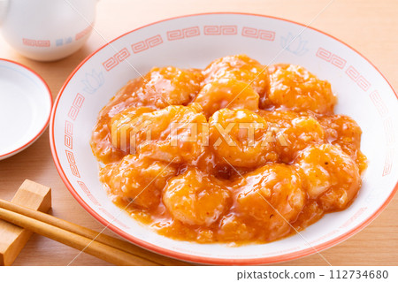 Stir-fried shrimp with chili sauce 112734680