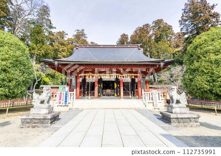 Shibahiko Shrine worship hall in early spring, Shiogama City, Miyagi Prefecture 112735991