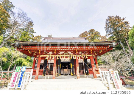 Shibahiko Shrine worship hall in early spring, Shiogama City, Miyagi Prefecture 112735995