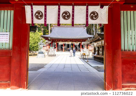 宮城縣鹽灶市早春的芝彥神社大門 112736022