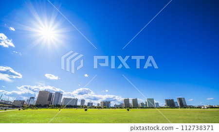 Cityscape around Kawasaki Station and Tamagawa green space [Kawasaki City, Kanagawa Prefecture] 112738371