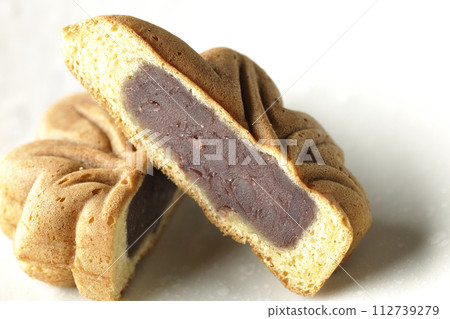 Cut momiji manju Cut momiji manju 112739279