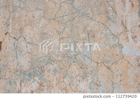 Old weathered cracked plaster wall 112739420
