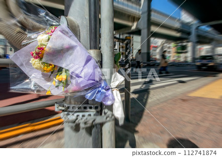 Traffic accident scene and bouquet Traffic accident scene and bouquet 112741874