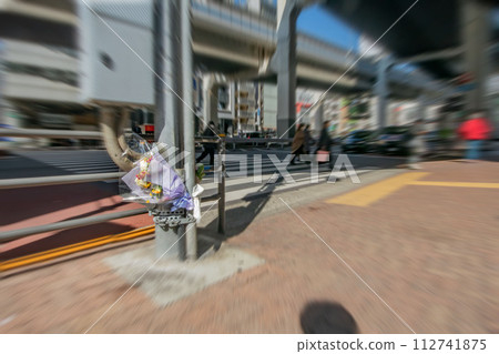 Traffic accident scene and bouquet Traffic accident scene and bouquet 112741875