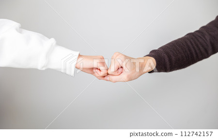 Good touch with parent and child 112742157