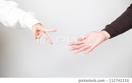 Rock, paper, scissors (paper and paper) with parents and children 112742158