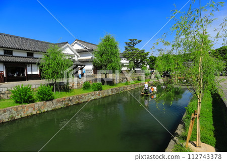 [Okayama Prefecture] Kurashiki Bikan Historical Quarter (boat sink) in fine weather 112743378