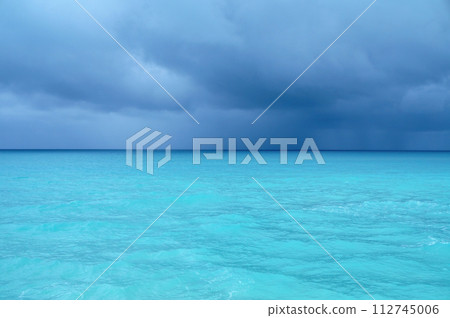 Azure-blue Caribbean sea before the storm Azure-blue Caribbean sea before the storm 112745006
