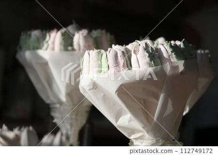 Tulips made of marshmallows. Homemade marshmallows. 112749172