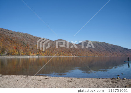 北海道千歲市的支笏湖與秋葉 112751061
