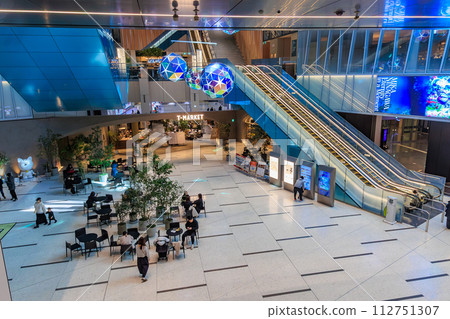 Tokyo, Minato-ku, Toranomon, Toranomon Hills Station Tower T-MARKET 112751307