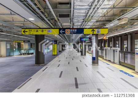 Tokyo, Minato-ku, Toranomon, Tokyo Metro Toranomon Hills Station Home Tokyo, Minato-ku, Toranomon, Tokyo Metro Toranomon Hills Station Home 112751308