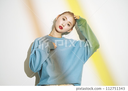 sporty snaps of young women 112751343