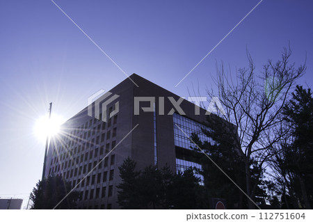 The sun shining on Hakodate City Hall 112751604