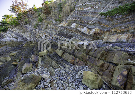Kawanoe, Yokizaki Coast, Izumi Formation wave-eroded strange rock group, Shikokuchuo City, Ehime Prefecture 112753653