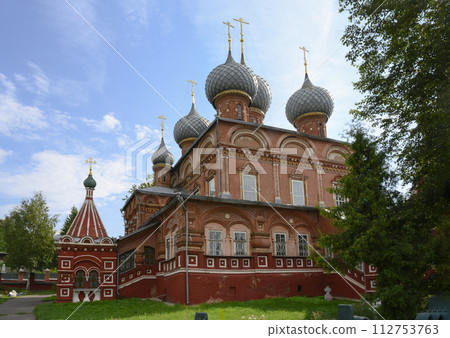 Church of the Resurrection of Christ on the Debra in Kostroma, Russia, built in the 17th century Church of the Resurrection of Christ on the Debra in Kostroma, Russia, built in the 17th century 112753763