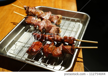 日本料理烤雞肉串 日本料理烤雞肉串 112754844
