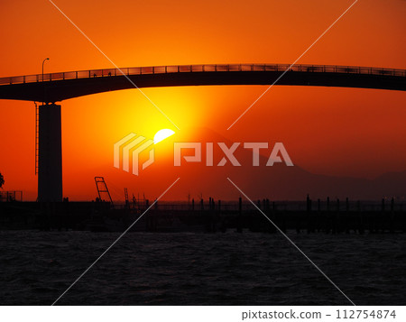 富士山的夕陽(木更津市) 富士山的夕陽(木更津市) 112754874