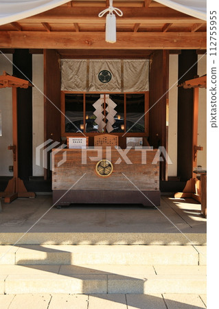 Tokiwa Shrine worship hall and Aoi no Gomon 112755955
